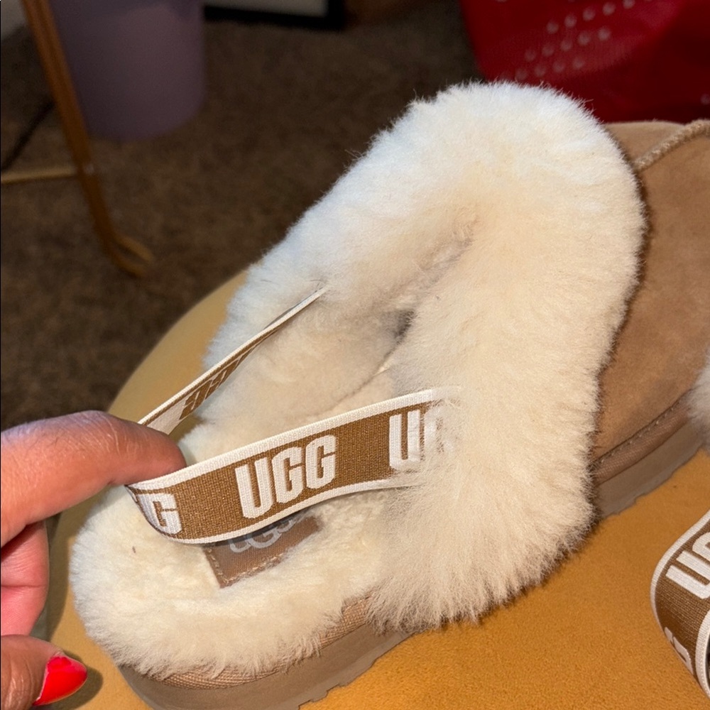 UGG Tan Suede Slippers with Cream Fur - Picture 3 of 4